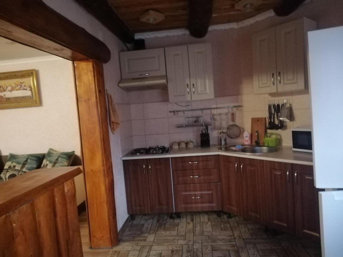 Vila Гостинний Двір У Ангеліни Tatariv Exteriér fotografie