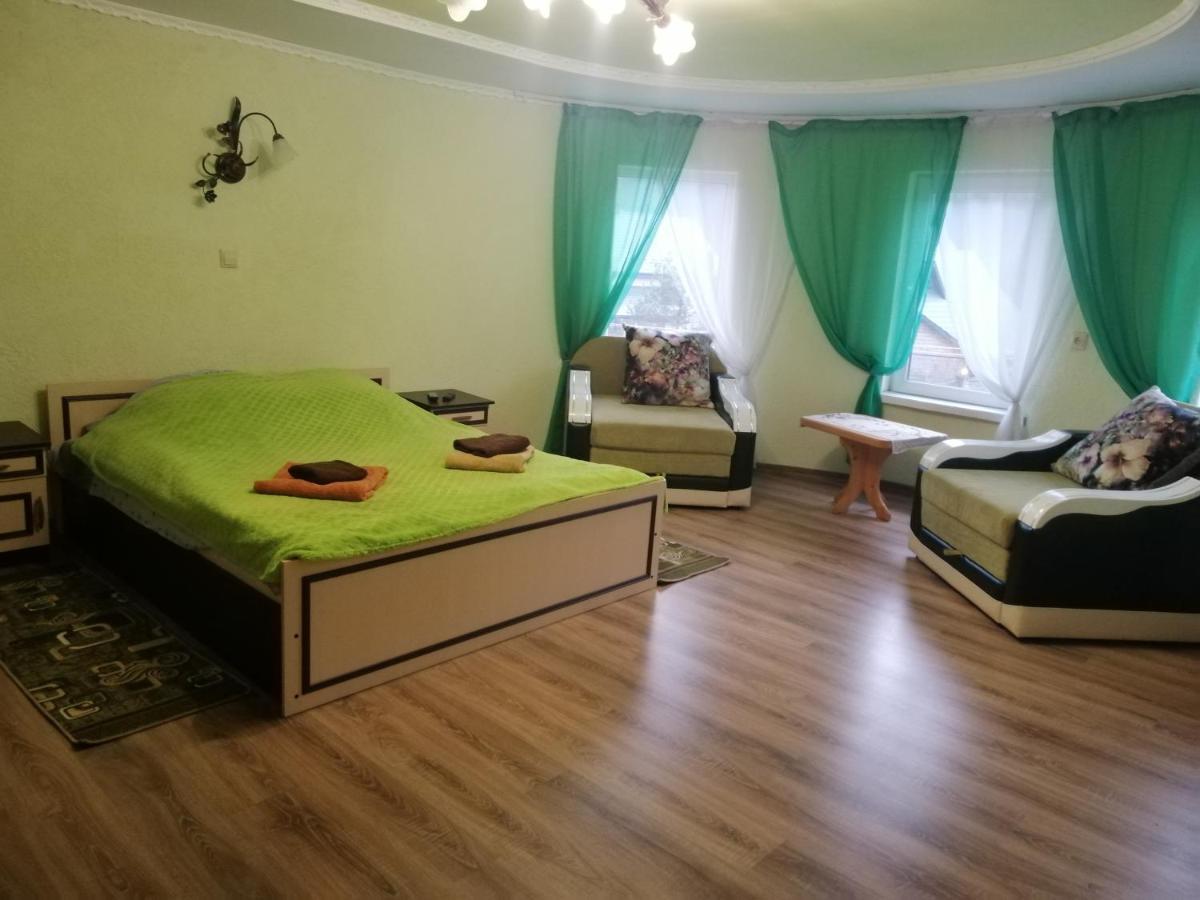 Vila Гостинний Двір У Ангеліни Tatariv Exteriér fotografie