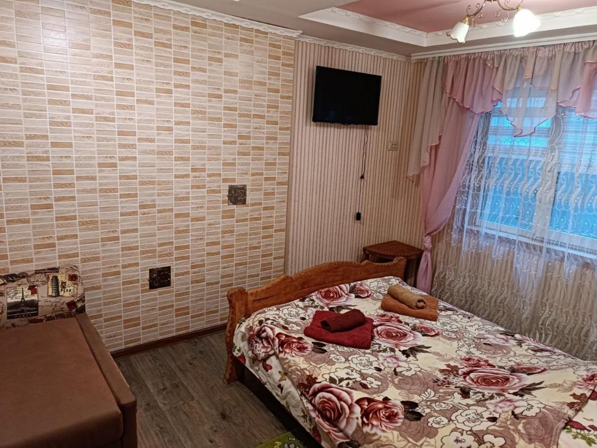Vila Гостинний Двір У Ангеліни Tatariv Exteriér fotografie
