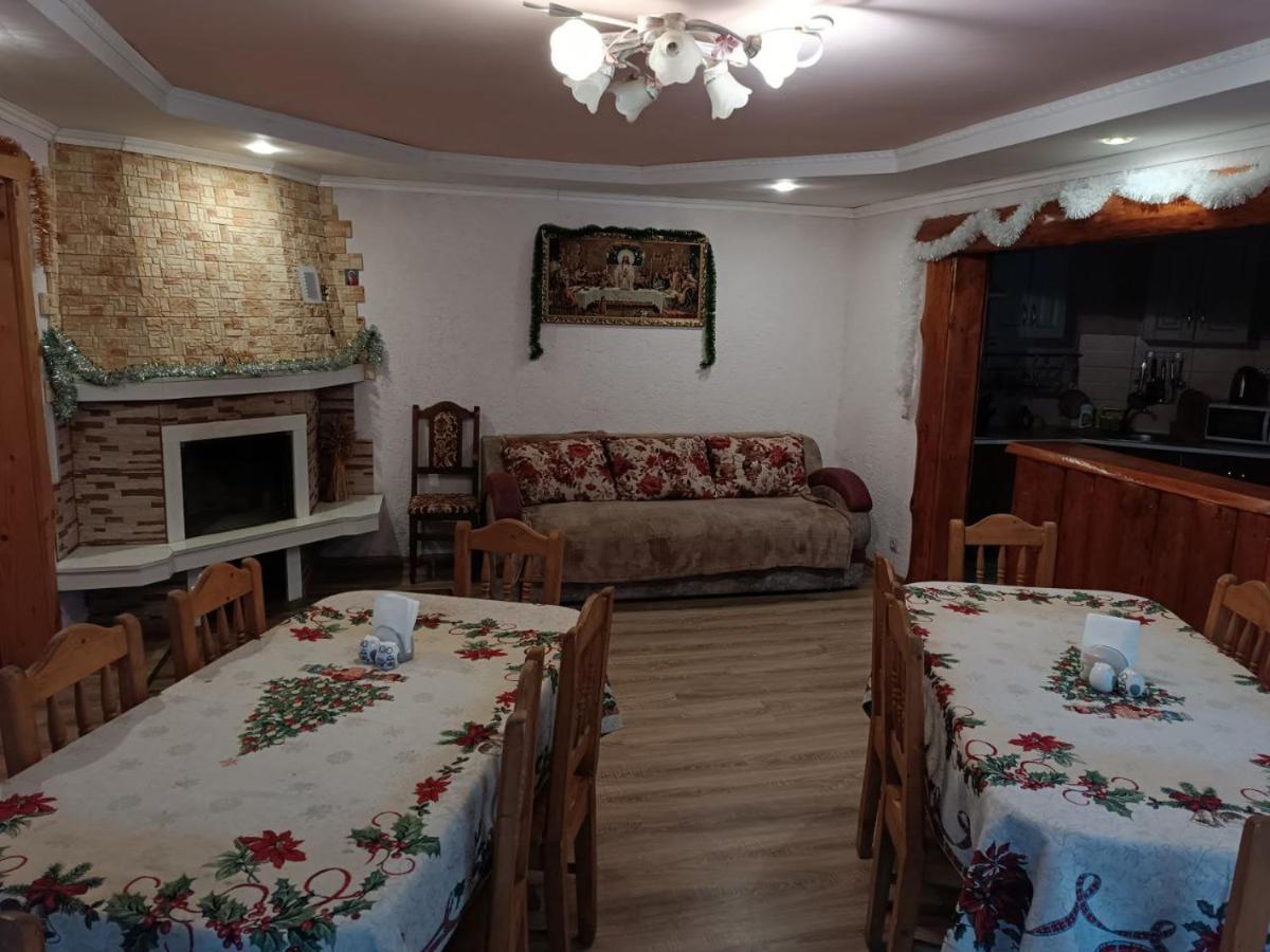 Vila Гостинний Двір У Ангеліни Tatariv Exteriér fotografie