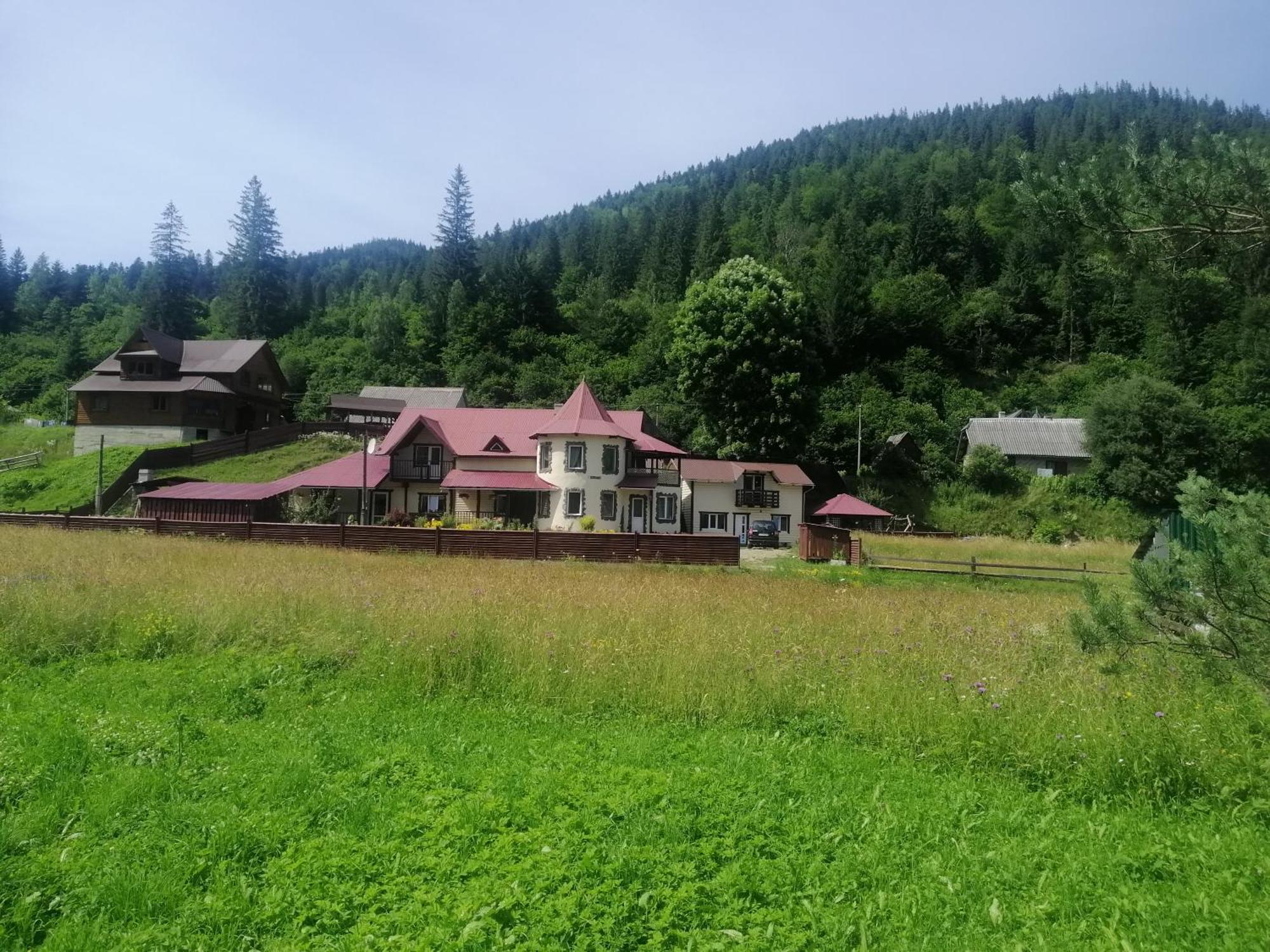 Vila Гостинний Двір У Ангеліни Tatariv Exteriér fotografie