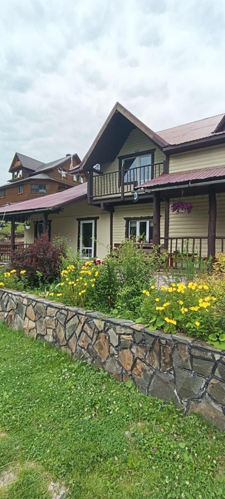 Vila Гостинний Двір У Ангеліни Tatariv Exteriér fotografie
